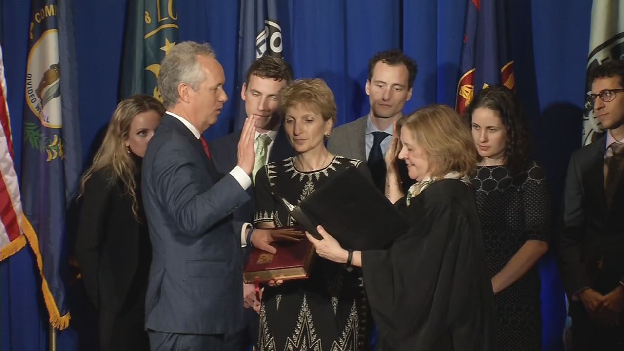 Mayor, council members sworn in at Metro Hall
